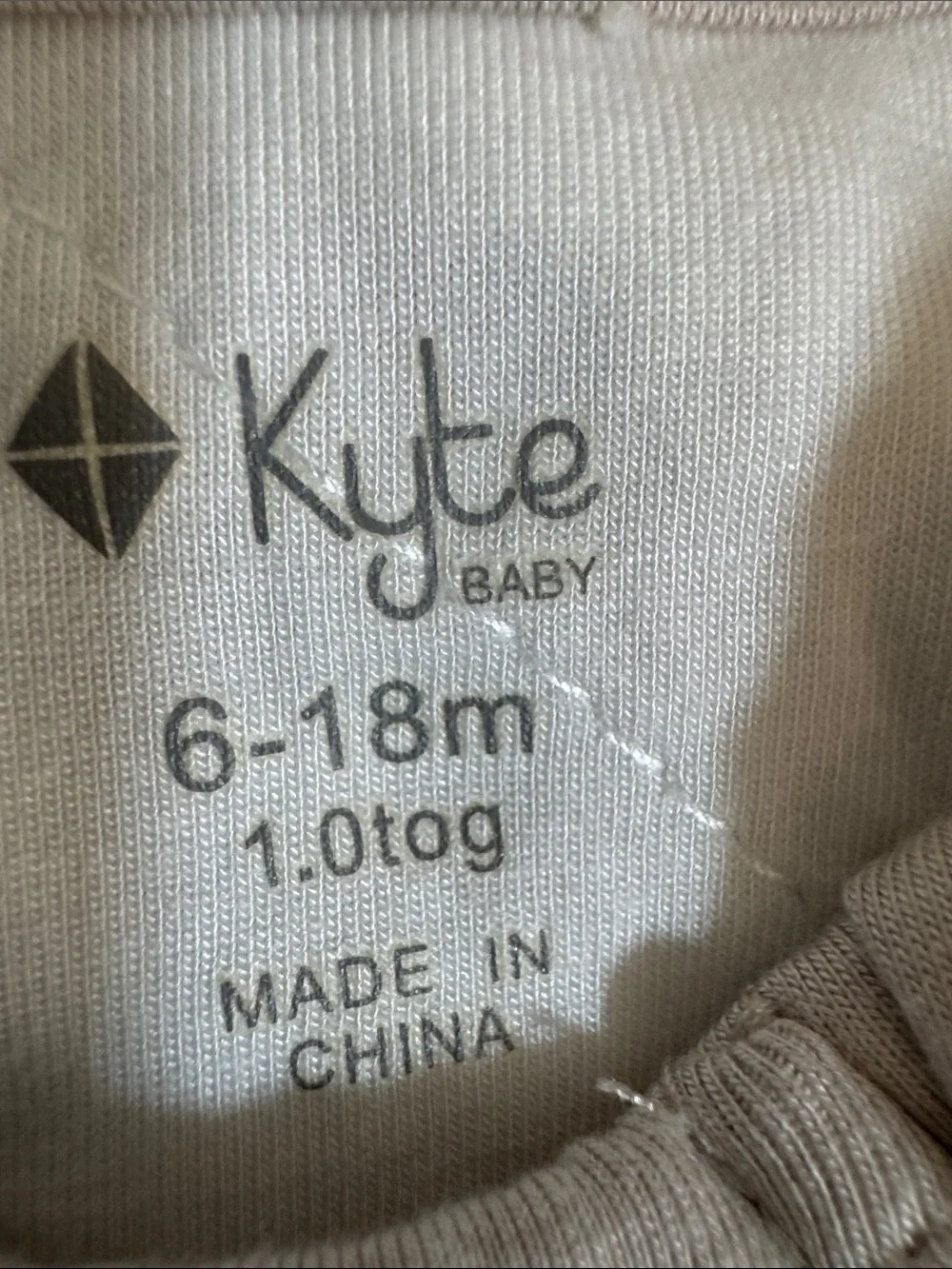 Kyte baby Sleeveless beige heavy warm blanket zip sleeper